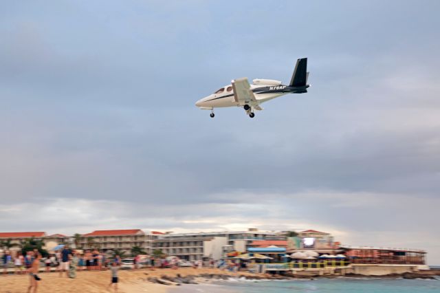 Cirrus Vision SF50 (N76AP)
