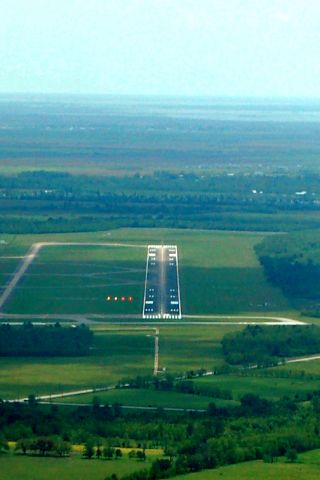 KLCH — - KLCH, Lake Charles Regional (Louisiana). Long final runway 15, 6500 x 150. 4-light PAPI on left (3.00 degrees glide path)