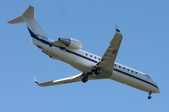 Canadair Regional Jet CRJ-200 (RA-73532)