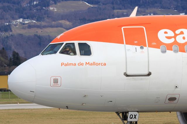 Airbus A319 (OE-LQX)