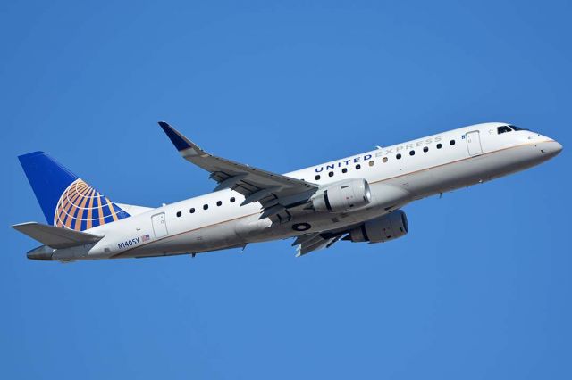 Embraer 175 (N140SY) - United Express Embraer EMB-175 N140SY at Phoenix Sky Harbor on January 19, 2018.