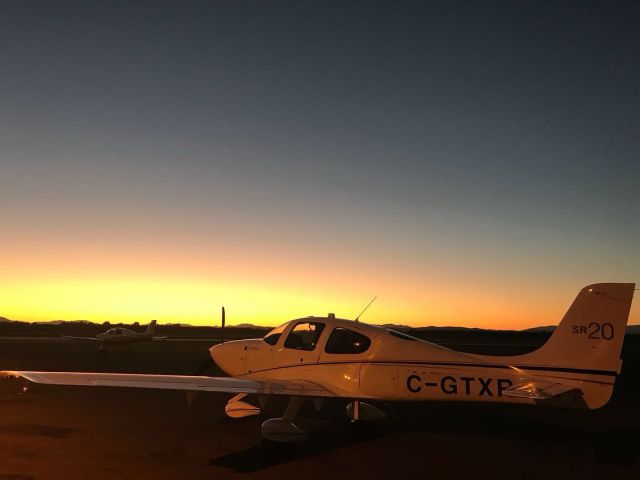 Cirrus SR-20 (C-GTXR) - Dusk at KEUG