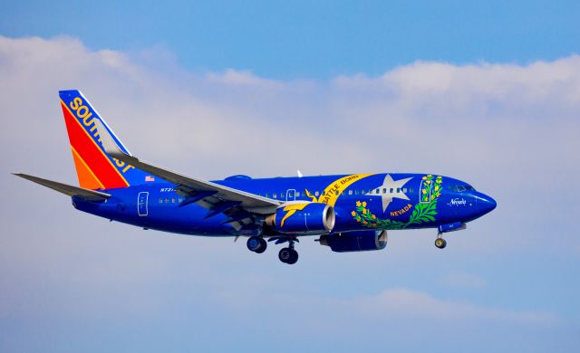 Boeing 737-800 (N727SW) - Southwest "Nevada One" Arriving at Detroit Metro Airport on May 27th, 2017.