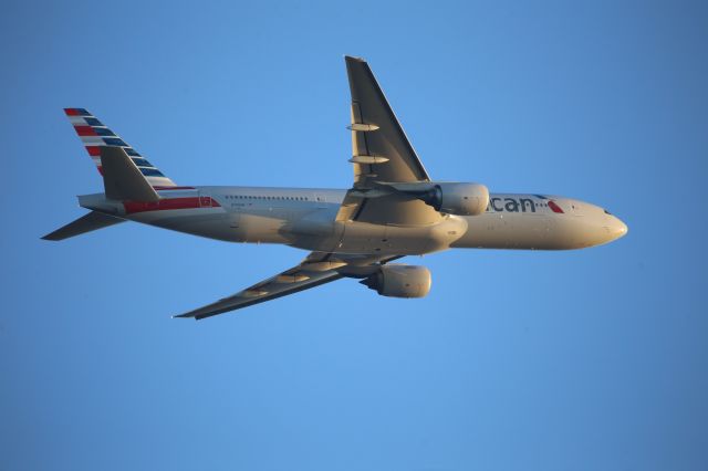 Boeing 777-200 (N790AN)