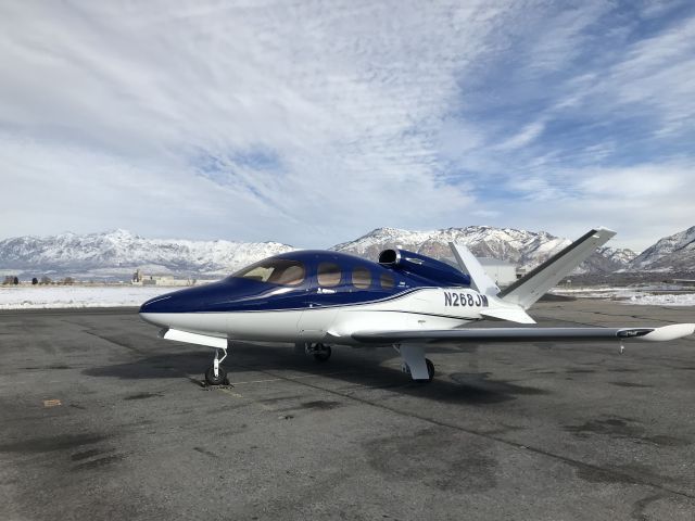 Cirrus Vision SF50 (N268JM)