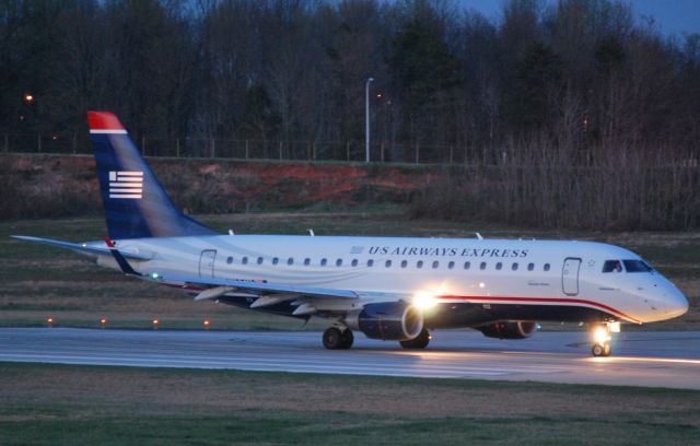 Embraer 170/175 (N125HQ) - 3/27/10