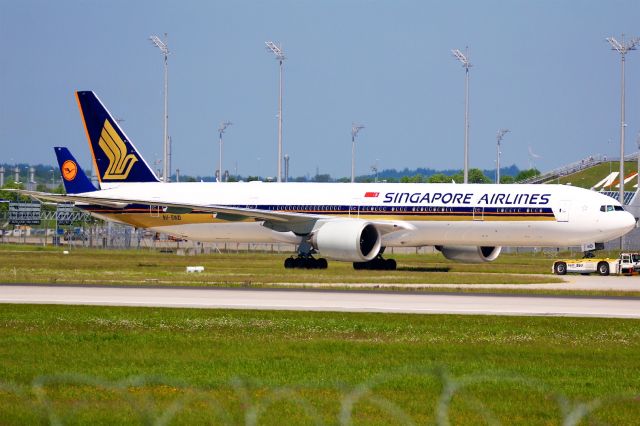 Boeing 777-200 (9V-SWD)