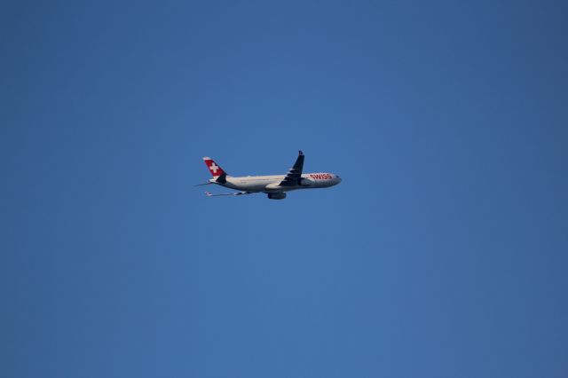 Airbus A330-300 (HB-JHB)