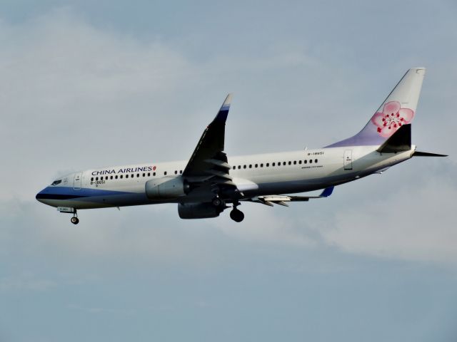 Boeing 737-800 (B-18651)