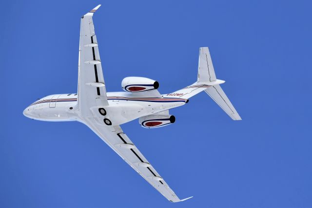 Bombardier Challenger 300 (N422MP)