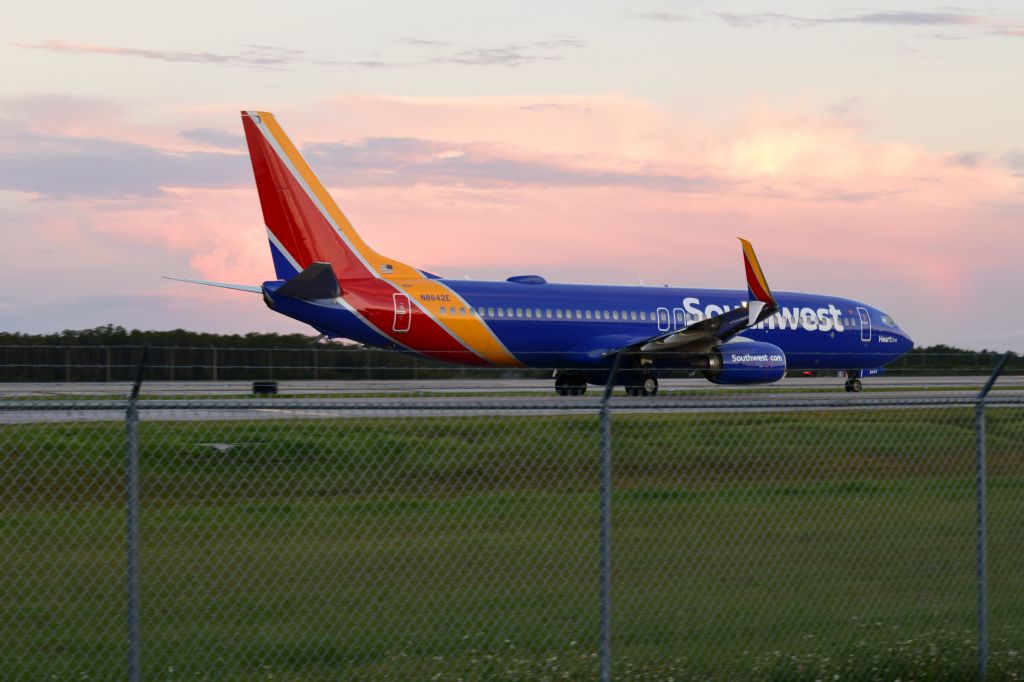Boeing 737-800 (N8642E) - 19SEPT2015 KMCO-KALB C/N 42525