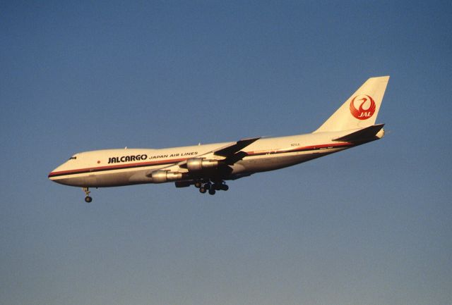 Boeing 747-200 (N211JL) - Final Approach to Narita Intl Airport Rwy34 on 1985/02/06