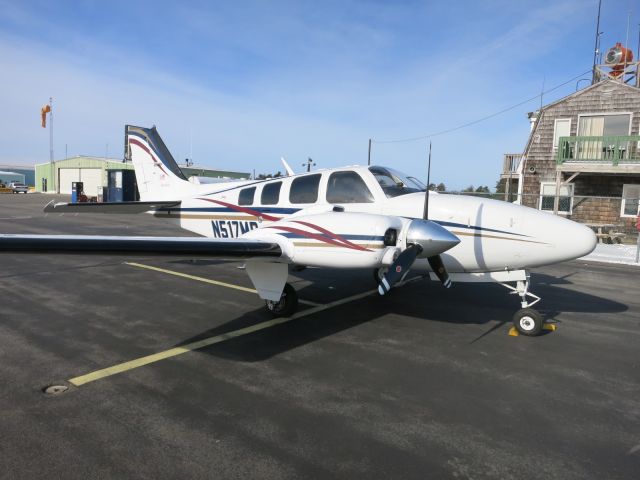 Beechcraft Baron (58) (N517MR)