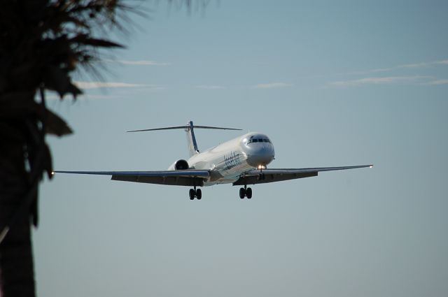 McDonnell Douglas MD-83 (PJ-MDC)