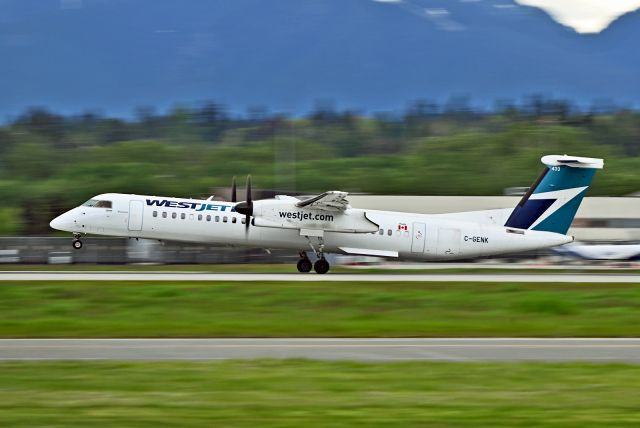 de Havilland Dash 8-400 (C-GENK)