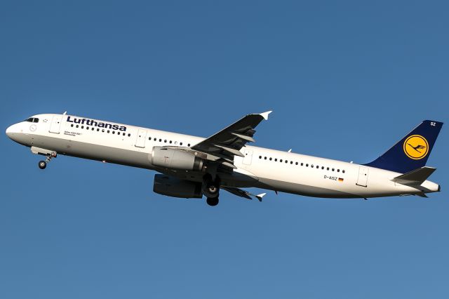 Airbus A321 (D-AISZ)