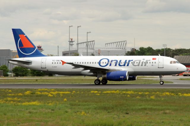 Airbus A320 (TC-OBL)