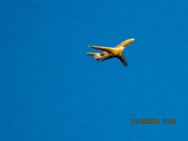 Embraer Phenom 300 (N330QS)