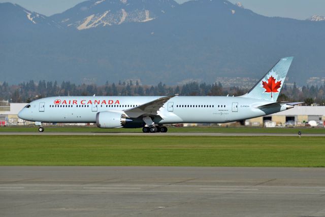 Boeing 787-9 Dreamliner (C-FNOH) - First revenue flight YYZ-YVR-YYZ