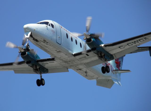 Beechcraft 1900 —