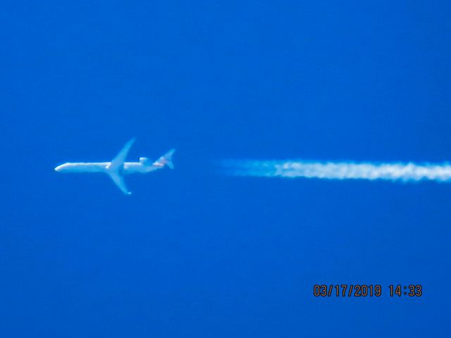Canadair Regional Jet CRJ-900 (N951LR)