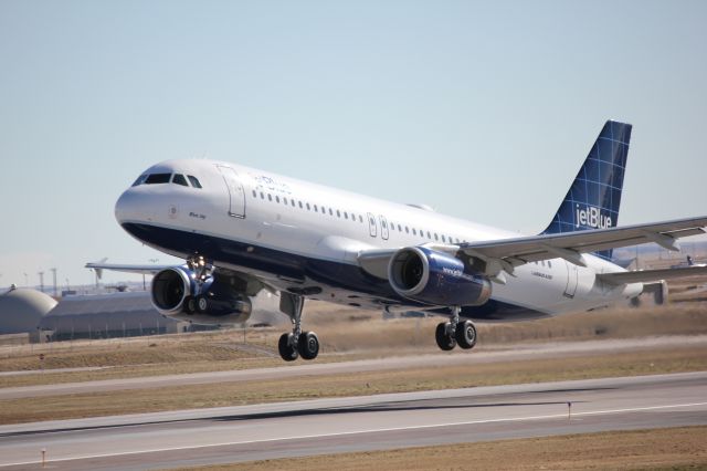 Airbus A320 (N552JB)