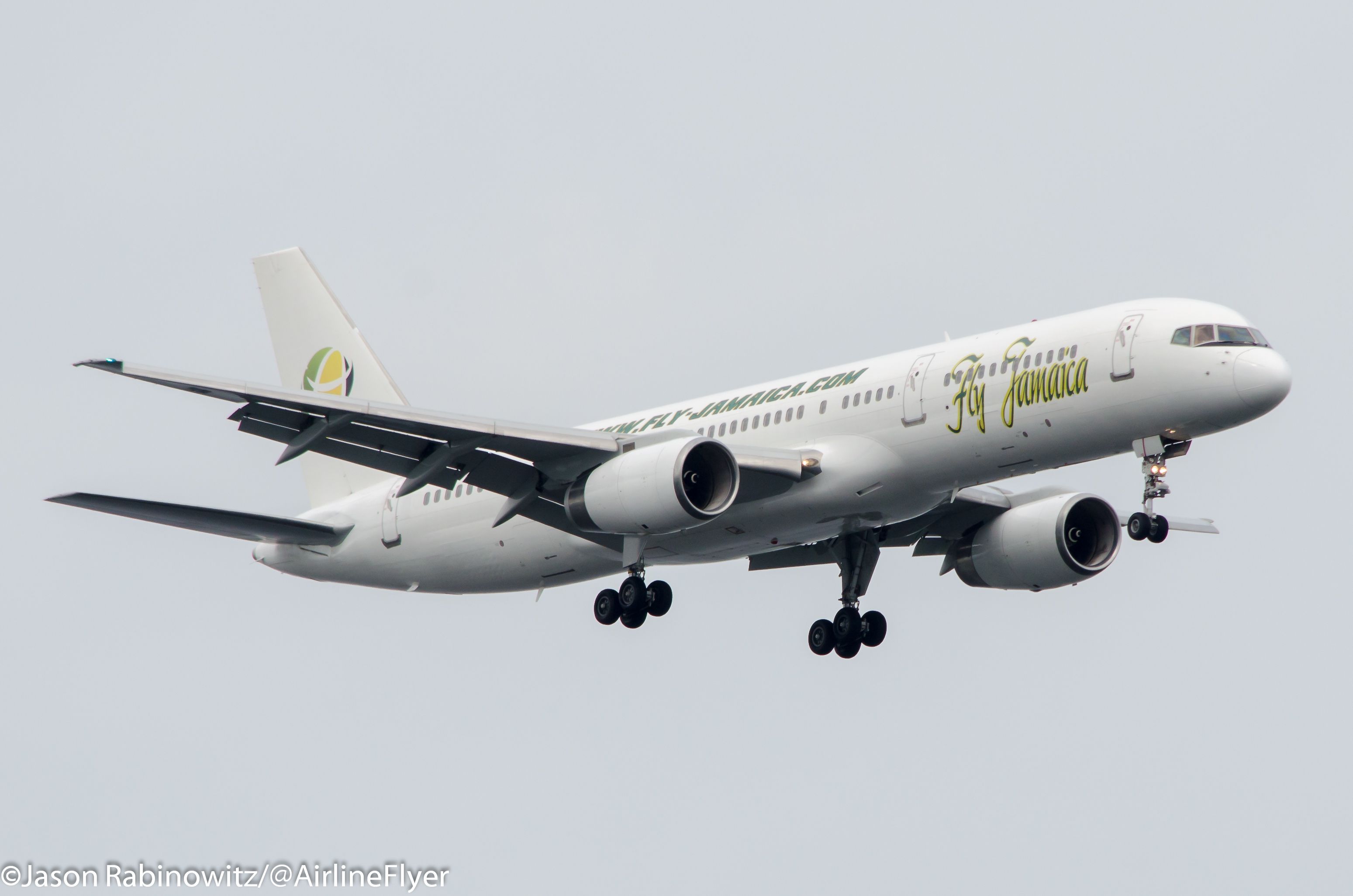 Boeing 757-200 (N524AT) - Fly Jamaica Airways coming in the land at KJFK Airport