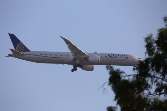 BOEING 787-10 Dreamliner (N12004)