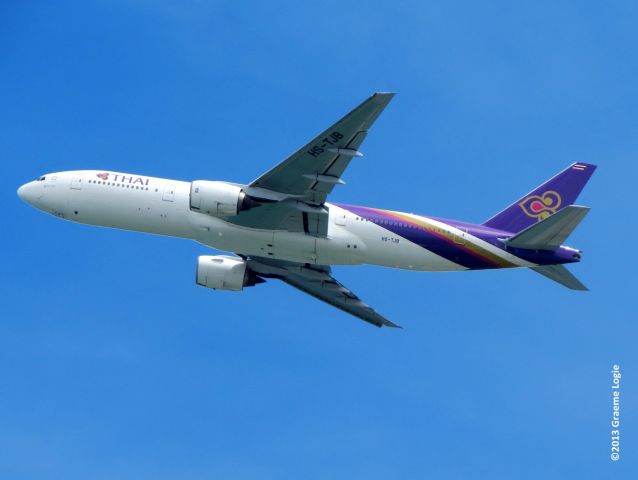 Boeing 777-200 (HS-TJB)