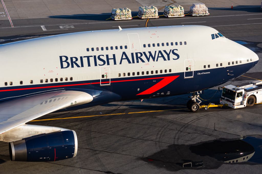 Boeing 747-400 (G-BNLY)