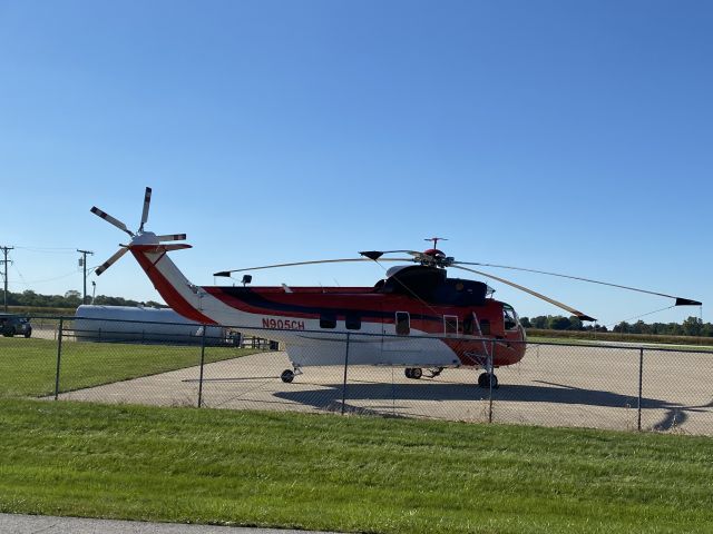 Sikorsky Sea King (N905CH)