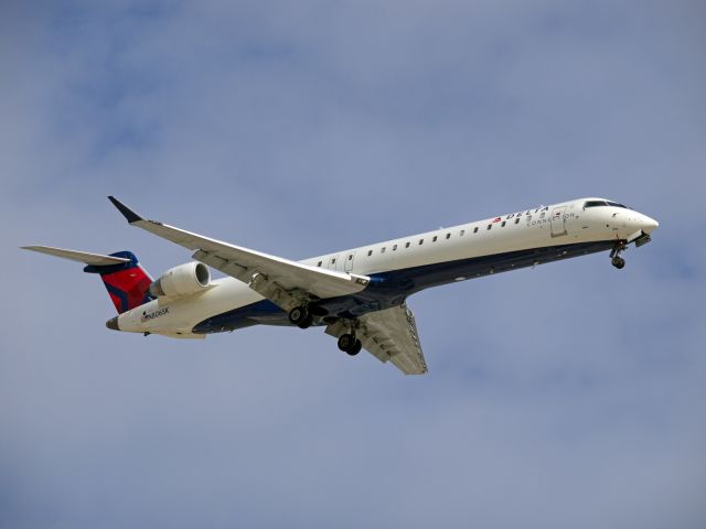 Canadair Regional Jet CRJ-900 (N806SK)