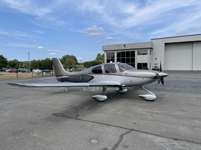 Cirrus SR-22 (N543LK)