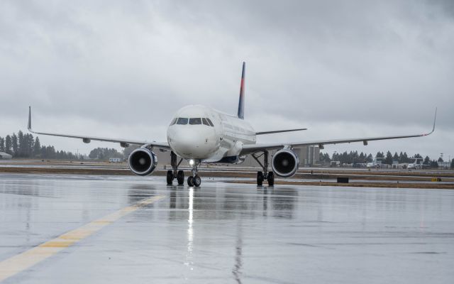 Airbus A321 (N313DN)