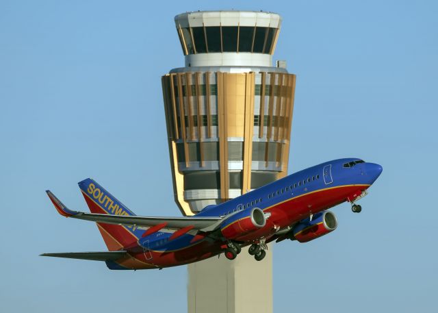 Boeing 737-700 (N466WN)