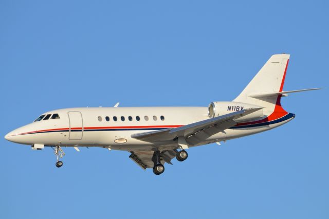 Dassault Falcon 2000 (N11BV)