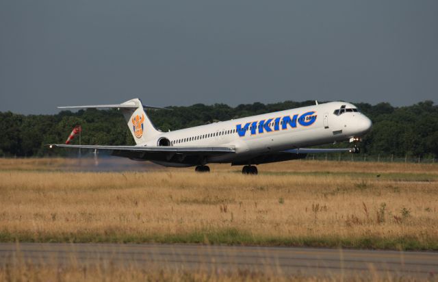 McDonnell Douglas MD-83 (SE-RDI)