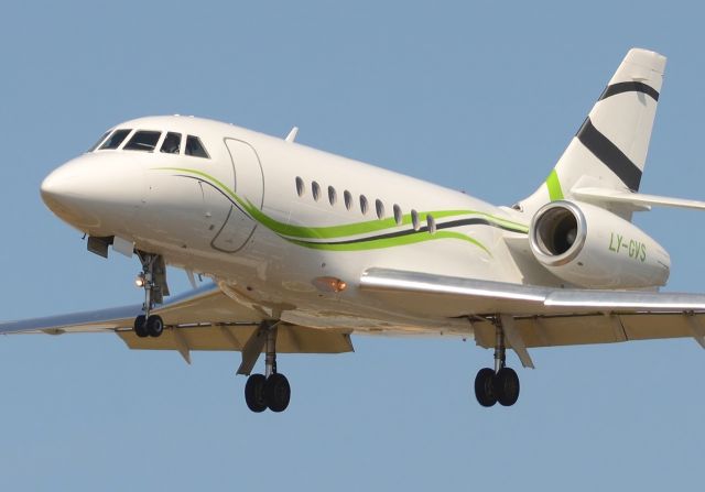 Dassault Falcon 2000 (LY-GVS)