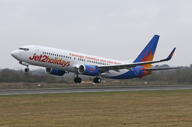 Boeing 737-800 (G-JZHT) - One of Jet2s newest planes departs as EXS889 to Salzburg.