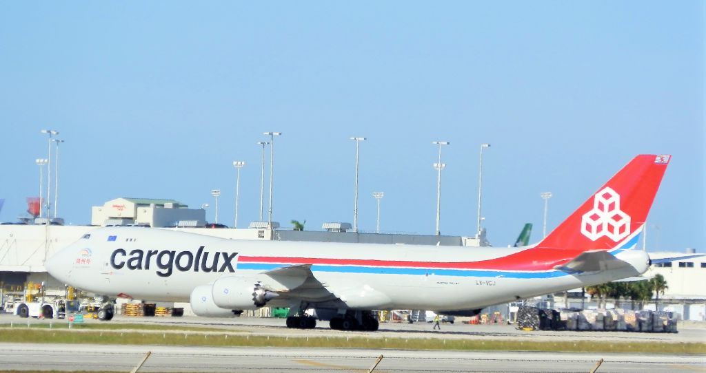 BOEING 747-8 (LX-VCJ) - Pushback!