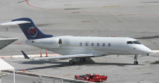 Canadair Challenger (N225AR)