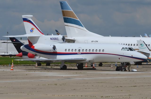 Dassault Falcon 900 (N35RZ)