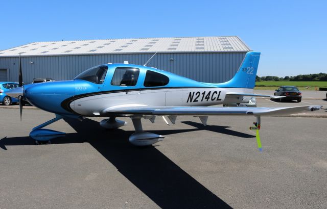 Cirrus SR-22 (N214CL)