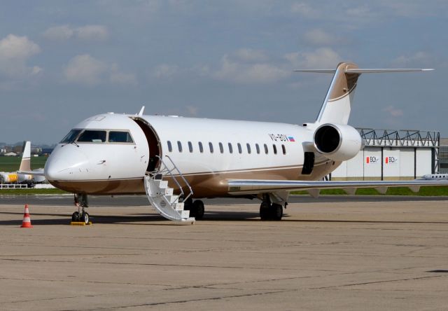 Canadair Regional Jet CRJ-200 (VQ-BOV)