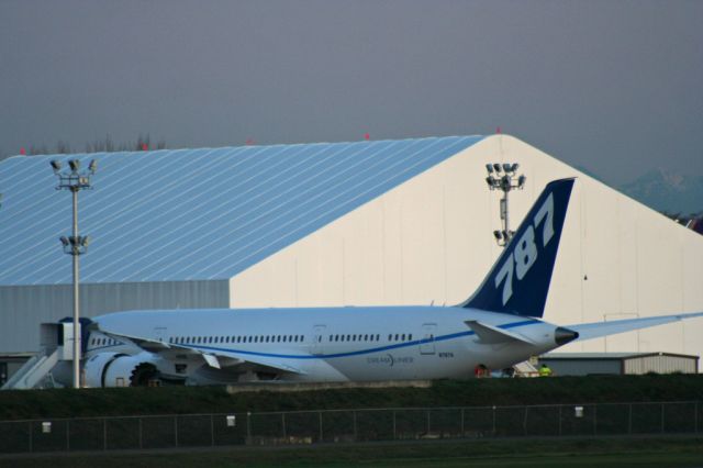 Boeing 787-8 (N7874) - dreamliner 787 newairplane blue white