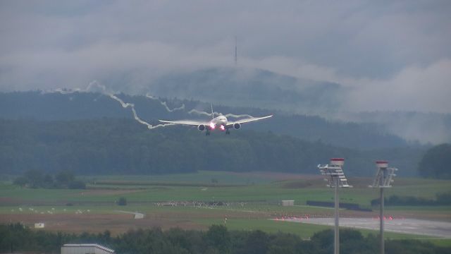 Boeing 777-200 (HS-TKY)