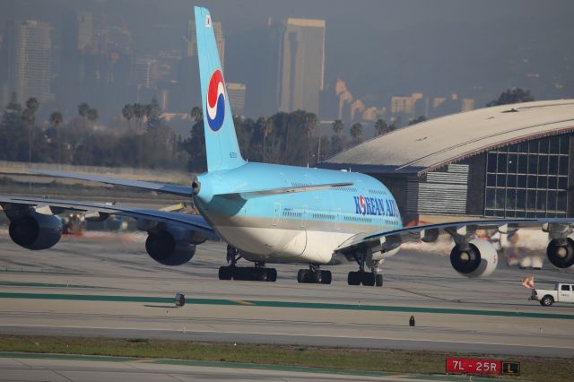 Airbus A380-800 (HL7613)