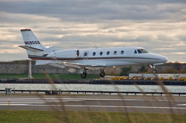 Cessna Citation Excel/XLS (N590QS) - A rare catch of a RWY32 arrival @ KBOS Logan !