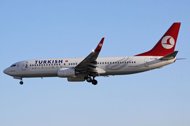 Boeing 737-800 (TC-JHE)