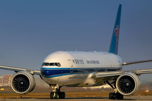 Boeing 777-200 (B-2026)